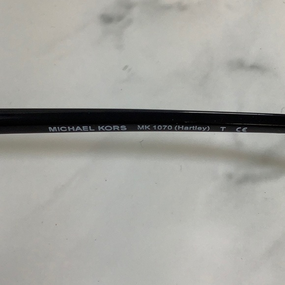 New Michael Kors Hartley Sunglasses - Picture 5 of 5